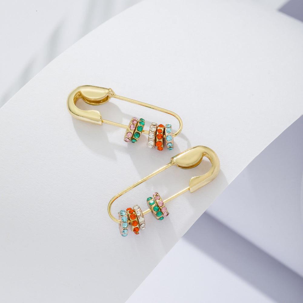 Personalized Design Pin-shaped Circle Diamond Stud Earrings