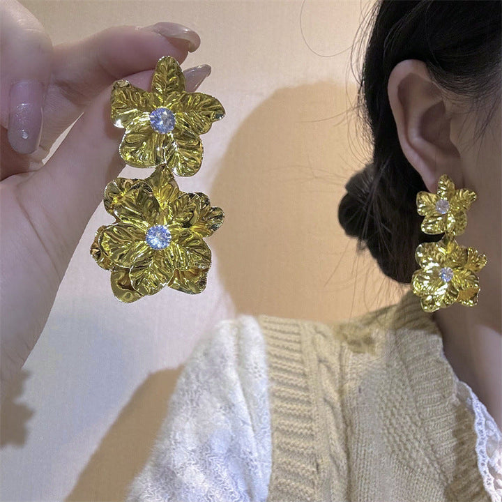 Retro Flower Pearl Stud Earrings Special-interest Design