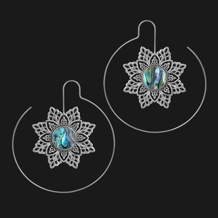 Fashion Hollowed-out High-grade Dignified Flowers Simple And Light Luxury Earrings