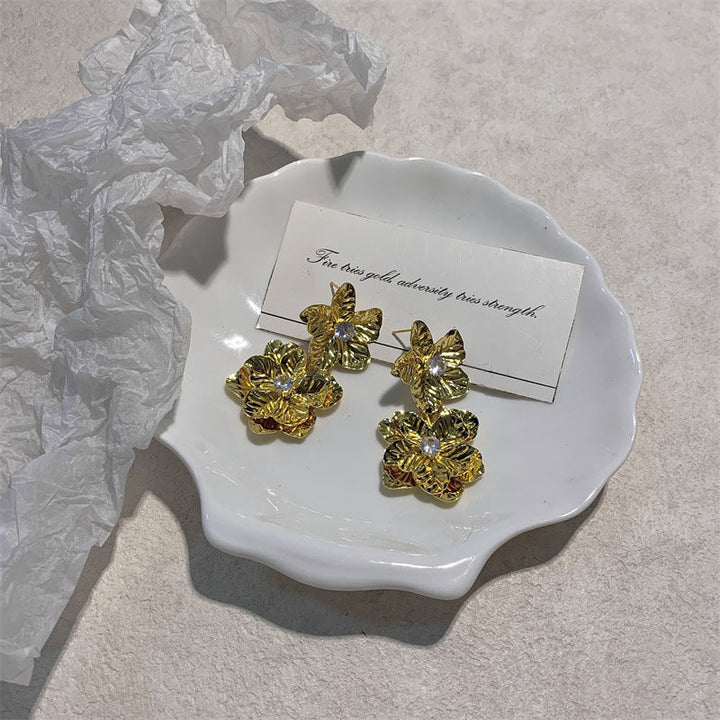 Retro Flower Pearl Stud Earrings Special-interest Design