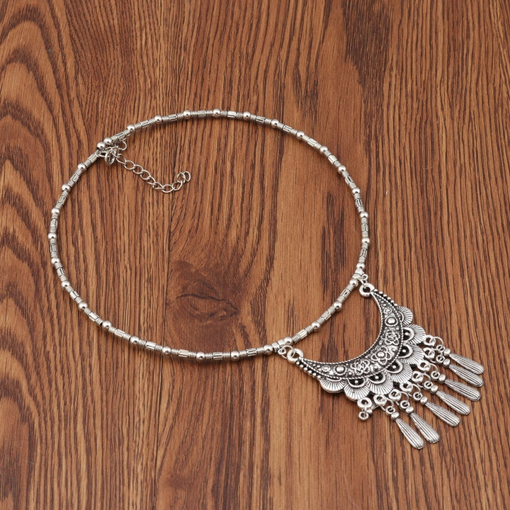 New Retro Ethnic Style Moon Carved Collar