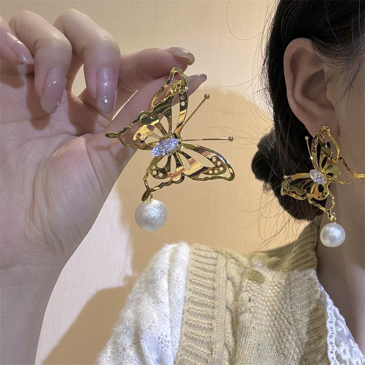 Retro Flower Pearl Stud Earrings Special-interest Design