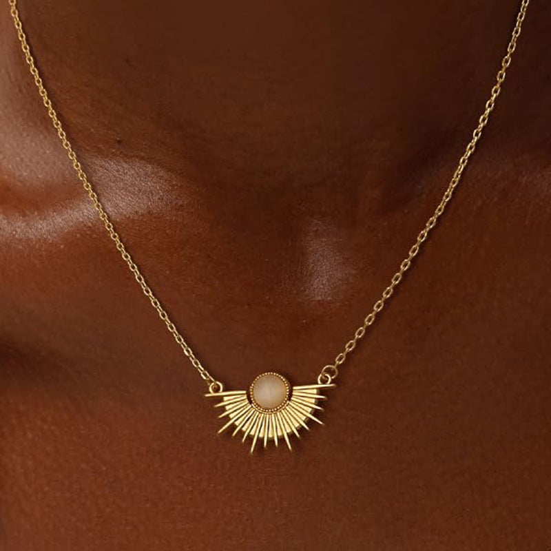 European And American Style Simple Style Small Sun And Moon Necklace
