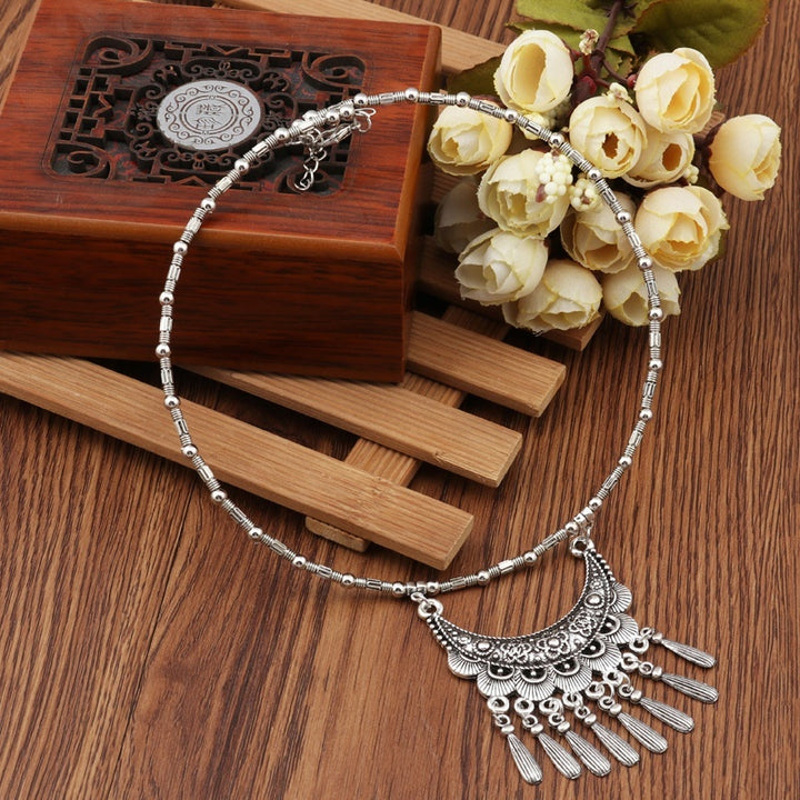 New Retro Ethnic Style Moon Carved Collar